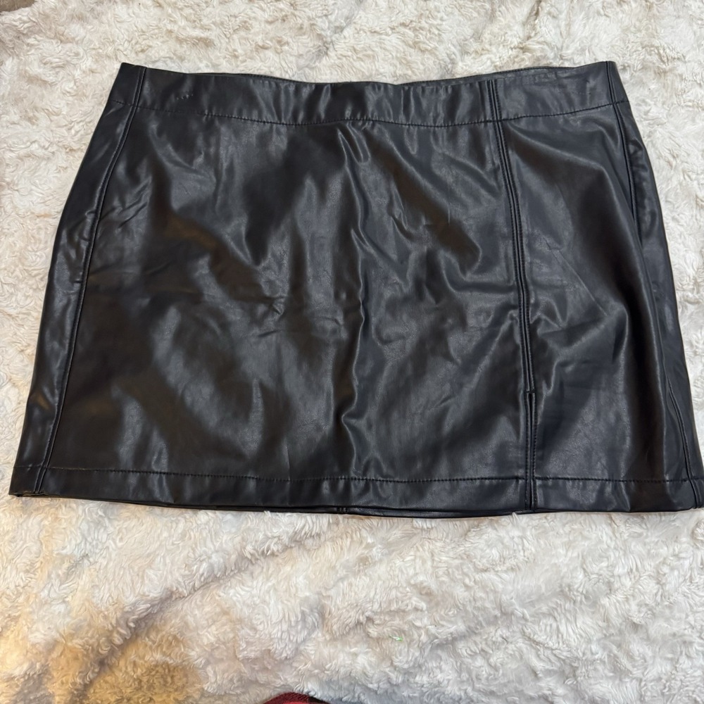 American‎ Eagle Faux Leather A-Line Skirt Womens 20 Plus Black Zip Pockets NWT